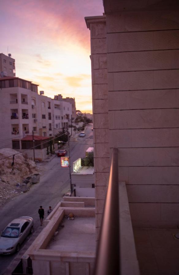 شقة مفروشة فرش فاخر ٣ غرف نوم في طبربور عمان Exterior photo